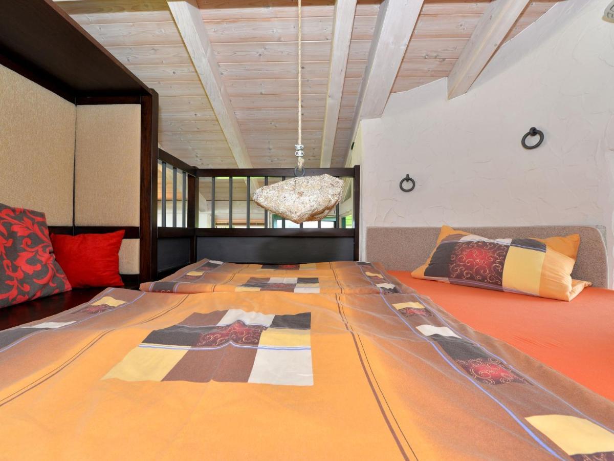 Holiday Home With Whirlpool And Sauna In Viechtach Dış mekan fotoğraf
