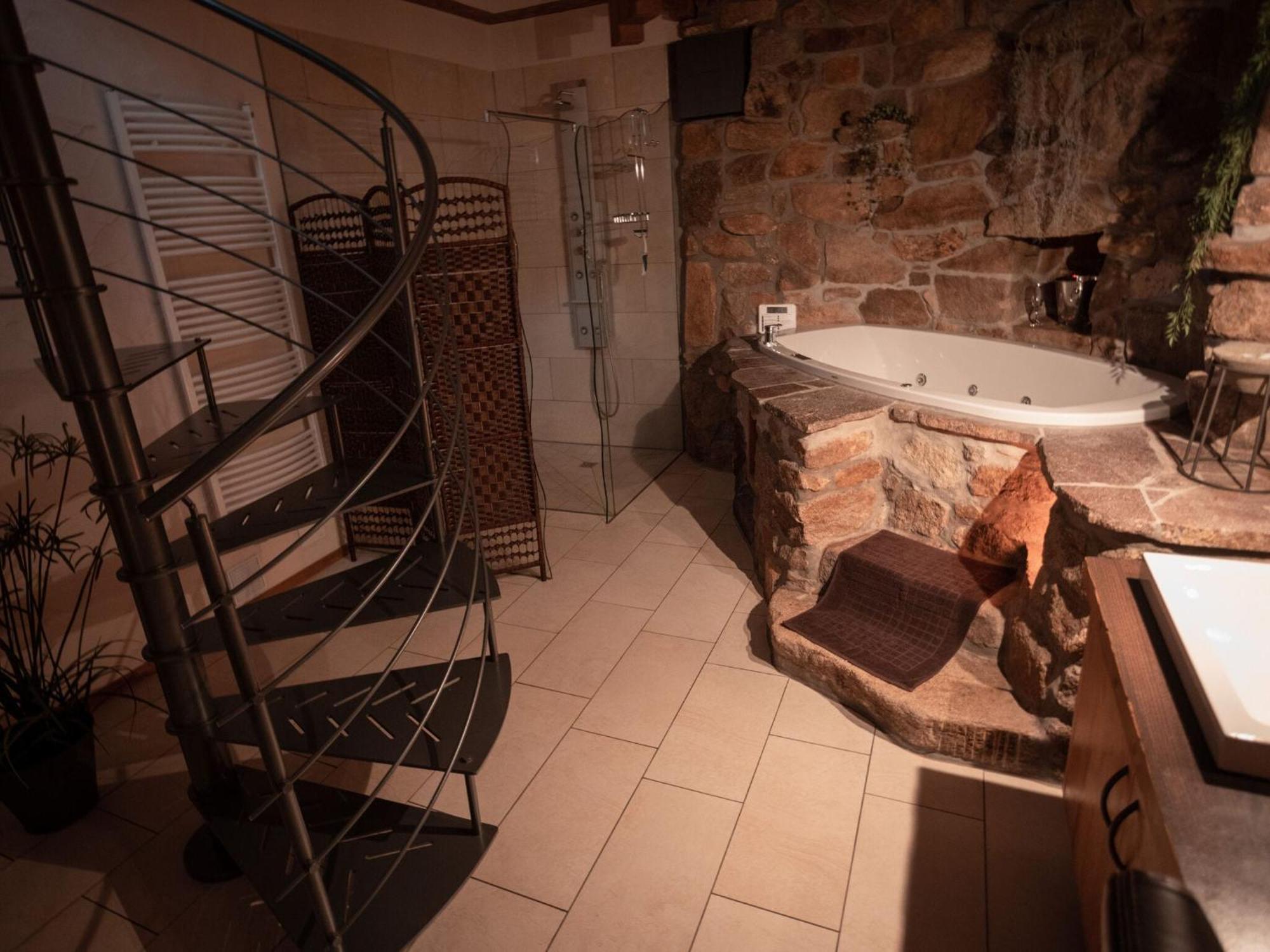 Holiday Home With Whirlpool And Sauna In Viechtach Dış mekan fotoğraf